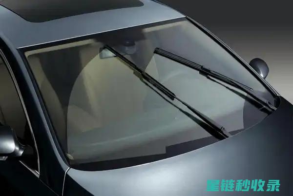 汽车雨刮器清洁妙招全解析 (汽车雨刮器清洗液装哪里的)